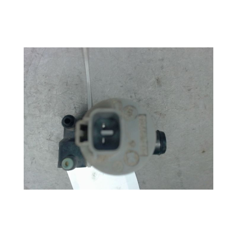 POMPE LAVE-GLACE AVANT TOYOTA AURIS