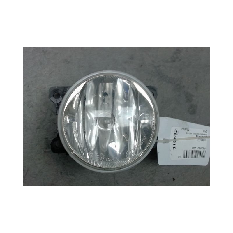 PHARE ANTIBROUILLARD AVANT GAUCHE PEUGEOT 2008
