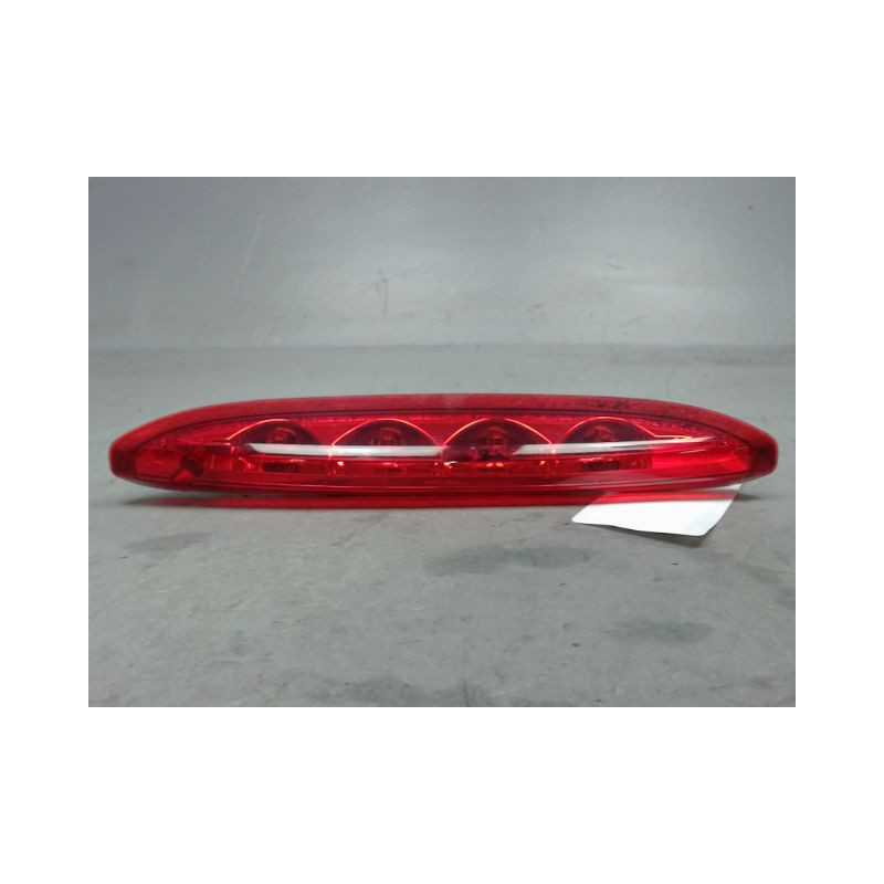 FEUX STOP SUPPLEMENTAIRE PEUGEOT 208