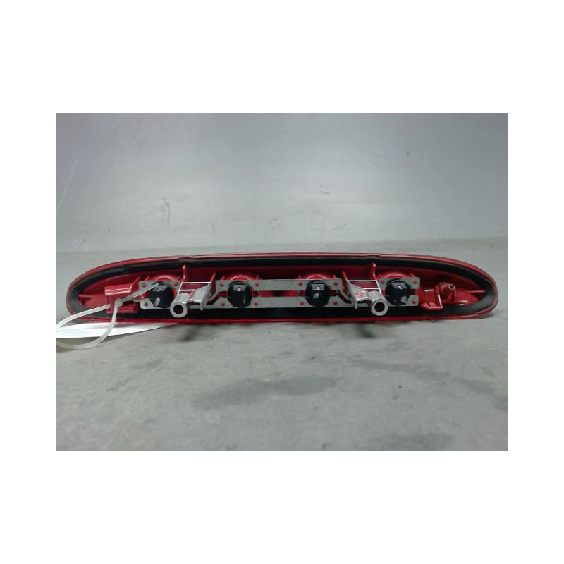 FEUX STOP SUPPLEMENTAIRE PEUGEOT 208