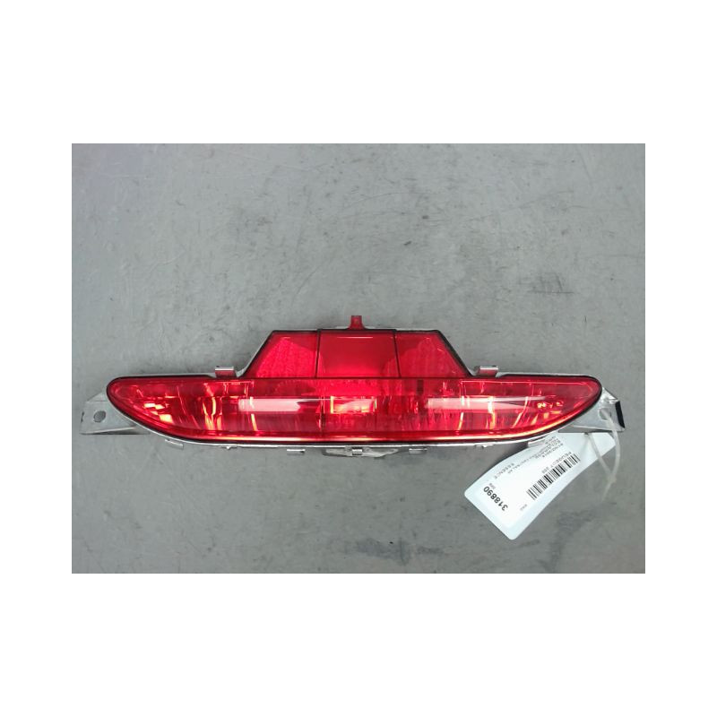 FEU BROUILLARD CENTRAL ARRIERE PEUGEOT 208