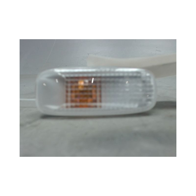 REPETITEUR AILE DROIT DAIHATSU CUORE
