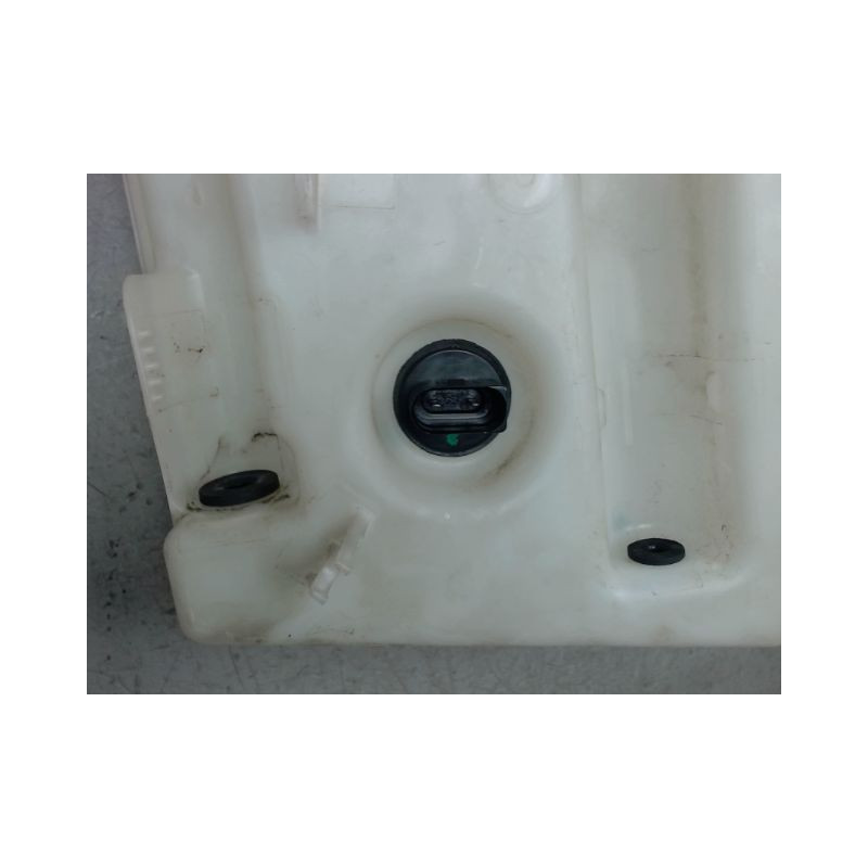 RESERVOIR LAVE-GLACE AVANT VOLKSWAGEN GOLF VI 2008-