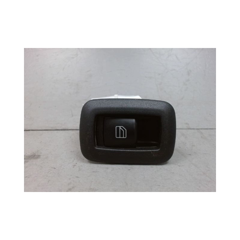 COMMANDE LEVE-GLACE PORTE ARG MERCEDES CLASSE B 2008-