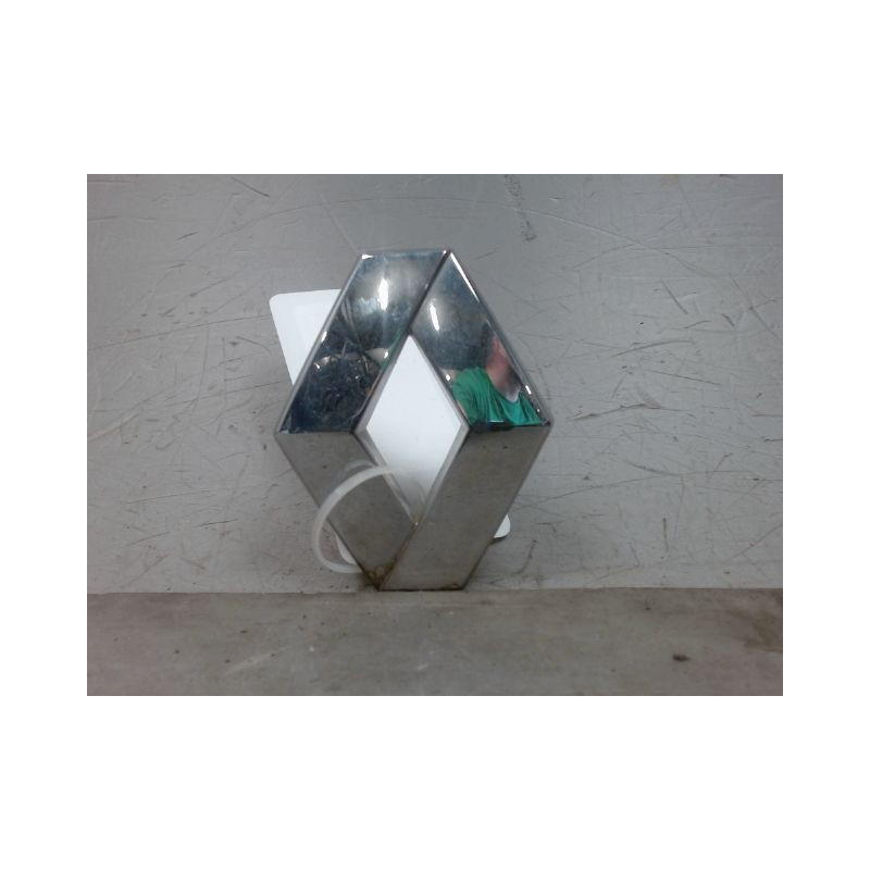 SIGLE CALANDRE RENAULT MEGANE