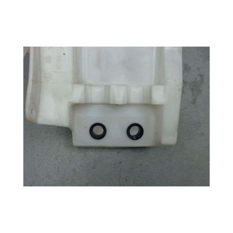 RESERVOIR LAVE-GLACE AVANT TOYOTA AYGO 5P