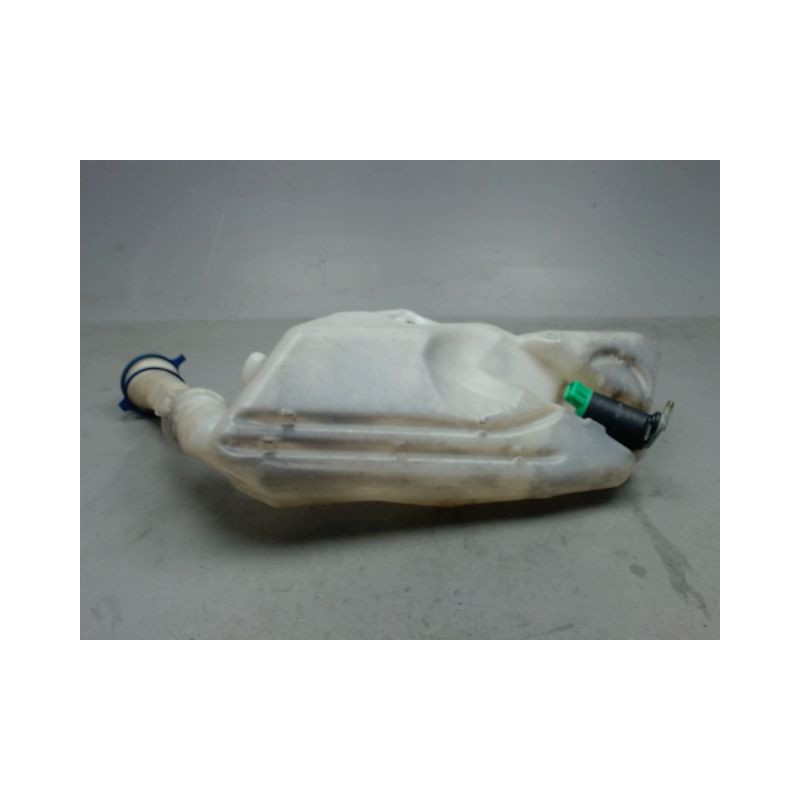 RESERVOIR LAVE-GLACE AVANT PEUGEOT 206