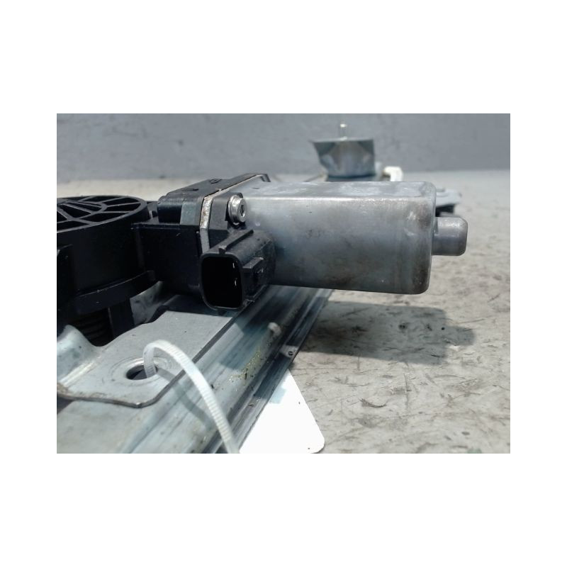 MECANISME+MOTEUR LEVE-GLACE AVANT DROIT DACIA LODGY