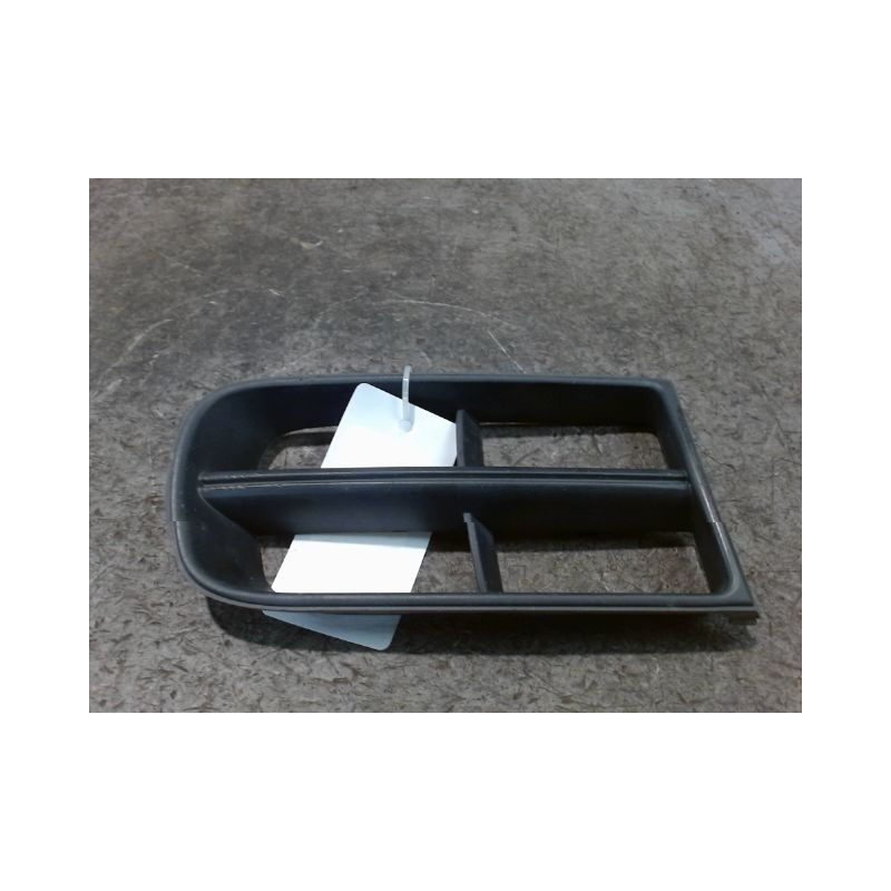 GRILLE VENTILATION PARE-CHOC AVD SKODA ROOMSTER