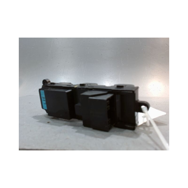 COMMANDE LEVE-GLACE PORTE AVG SUZUKI SWIFT