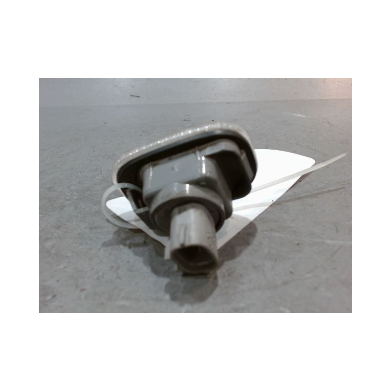 REPETITEUR AILE DROIT TOYOTA COROLLA