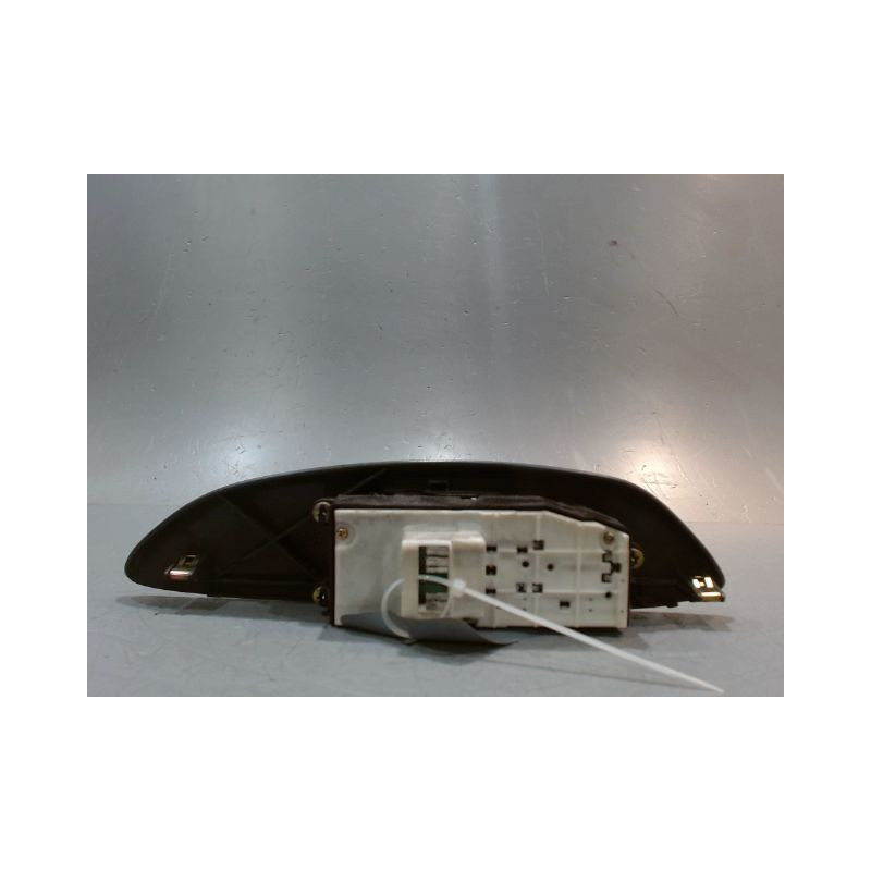 COMMANDE LEVE-GLACE PORTE AVG TOYOTA YARIS