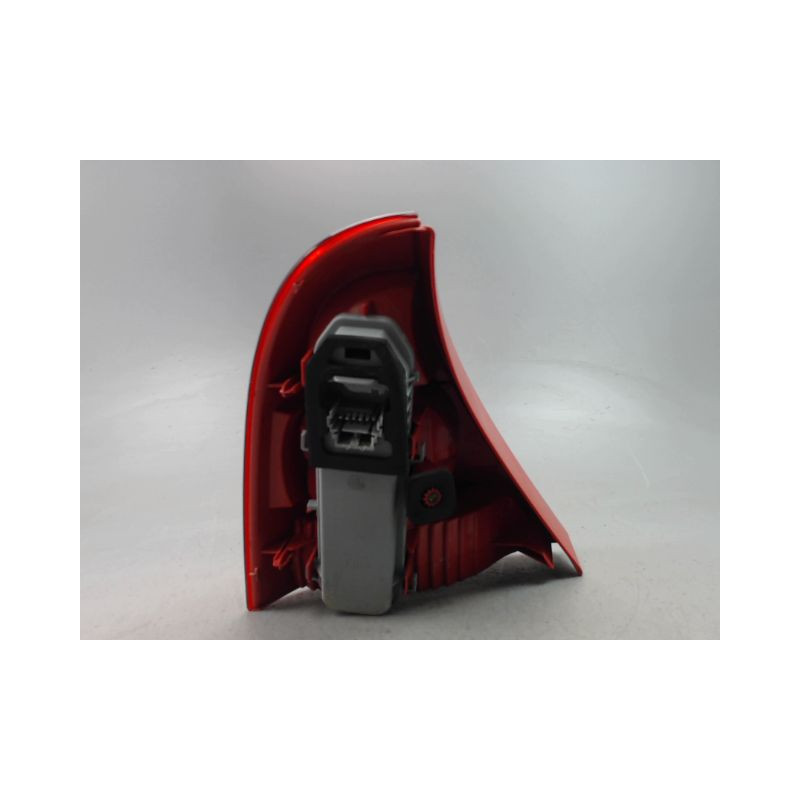 FEU ARRIERE DROIT RENAULT CLIO II Phase 2 2001-2006