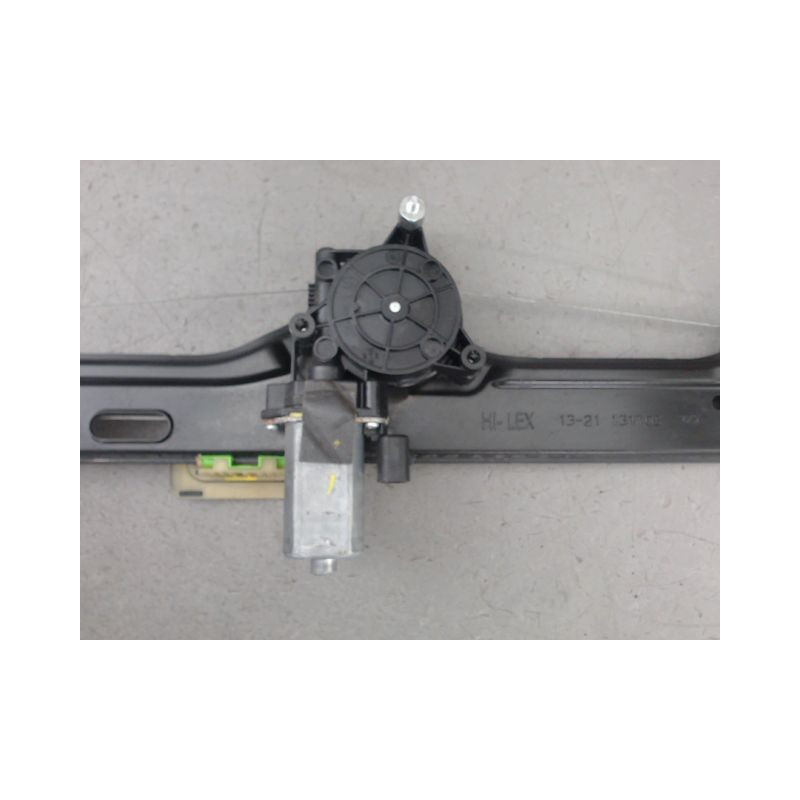 MECANISME LEVE-GLACE AVANT GAUCHE IVECO 35S16