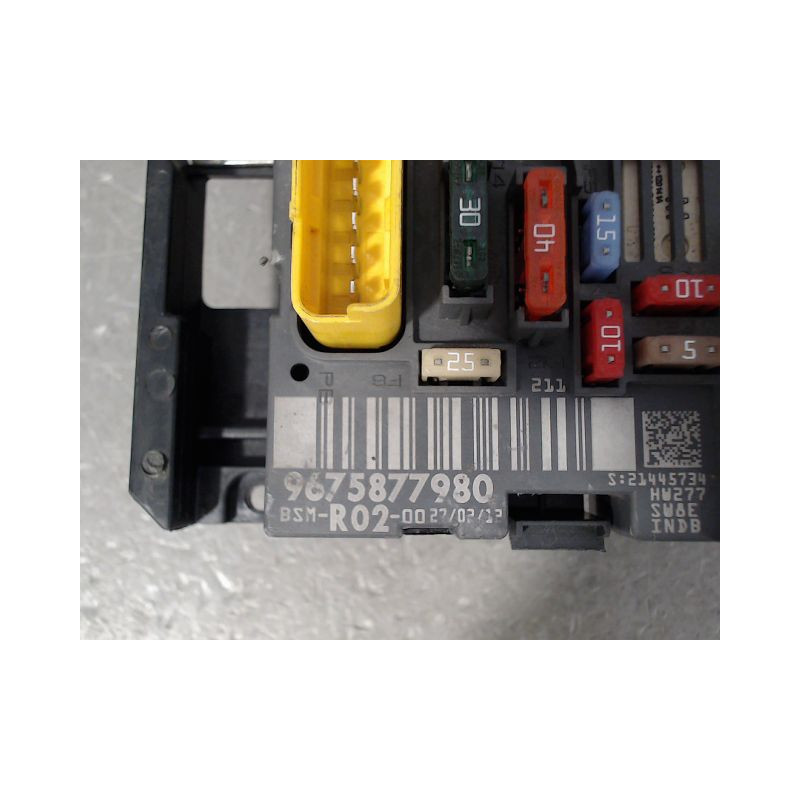 BOITE A FUSIBLES PEUGEOT 5008