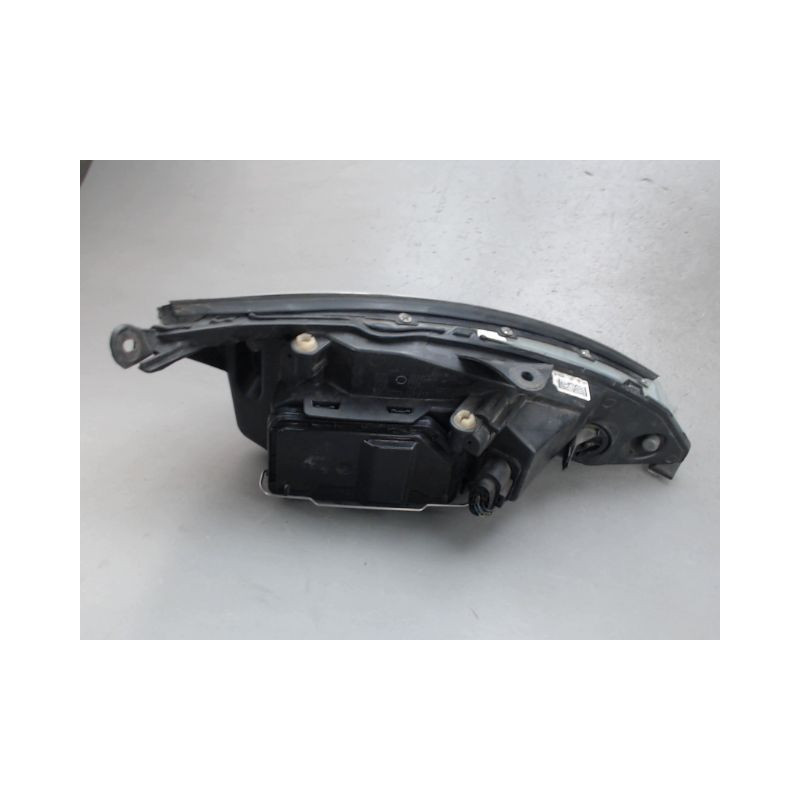 PHARE GAUCHE FORD FOCUS