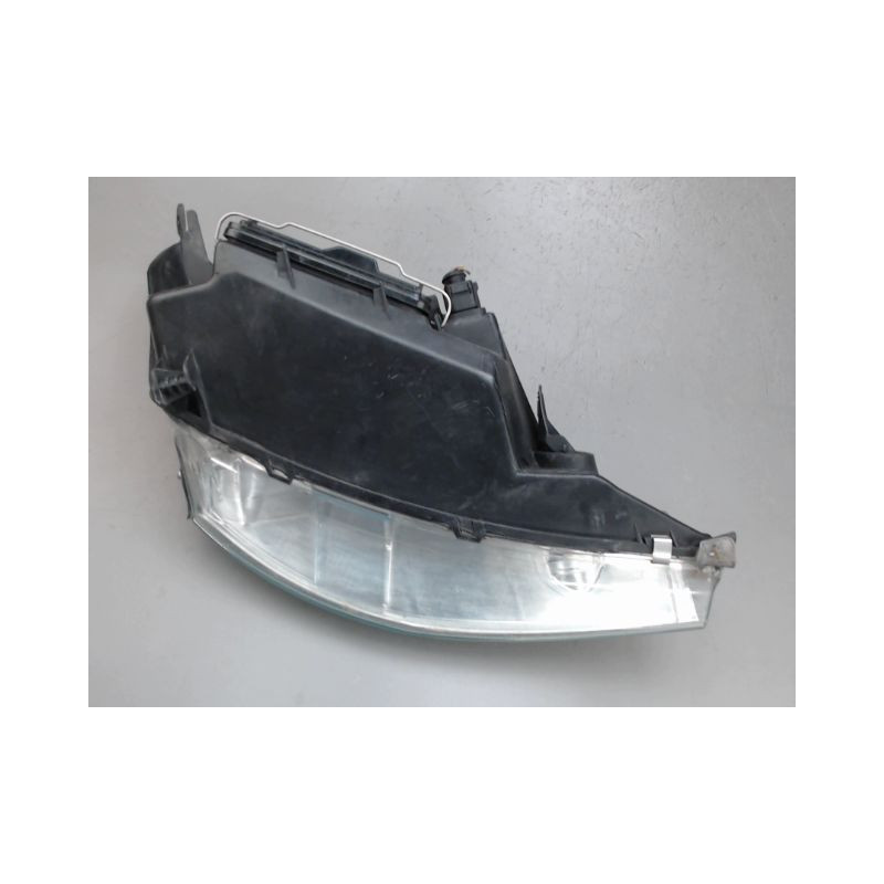 PHARE GAUCHE FORD FOCUS