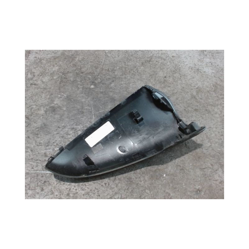 CARENAGE RETROVISEUR EXTERIEUR GAUCHE HYUNDAI I20