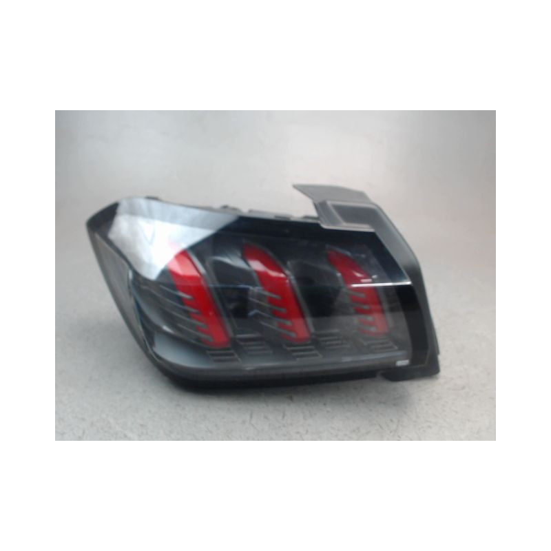 FEU ARRIERE GAUCHE  PEUGEOT 208