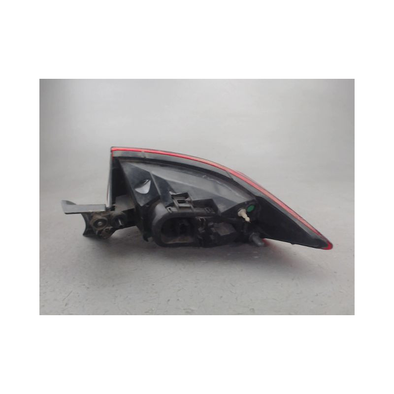 FEU ARRIERE GAUCHE  RENAULT CLIO