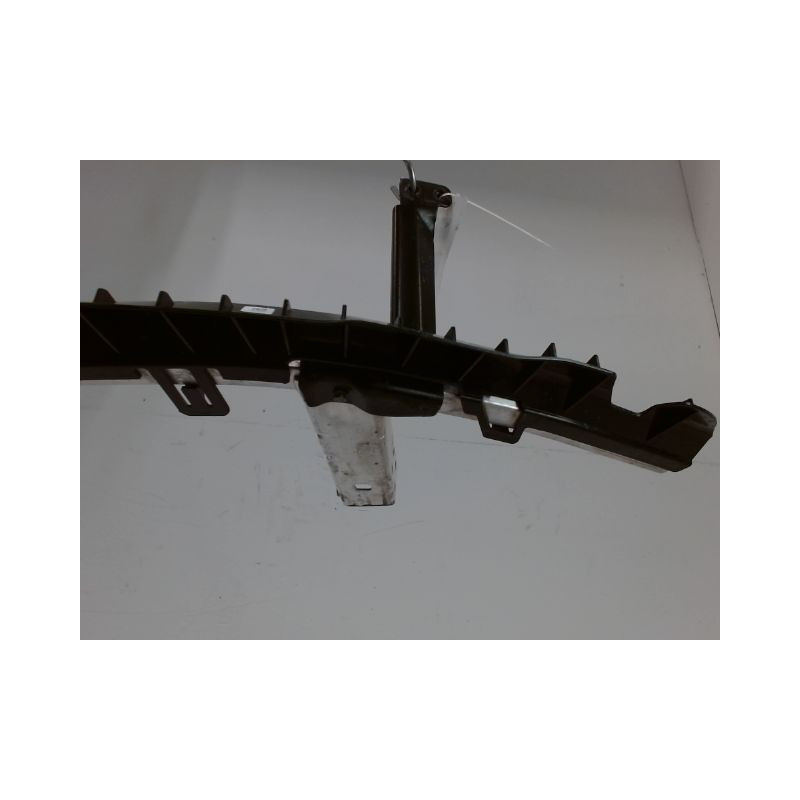 TRAVERSE INFERIEURE ARMATURE AVANT B.M.W. SERIE 1