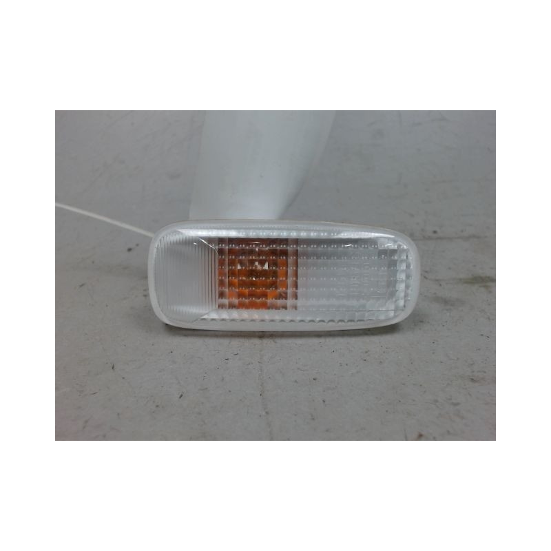 REPETITEUR AILE GAUCHE DAIHATSU CUORE