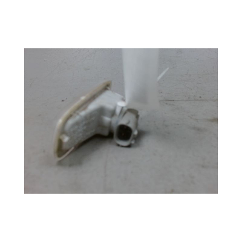 REPETITEUR AILE GAUCHE DAIHATSU CUORE