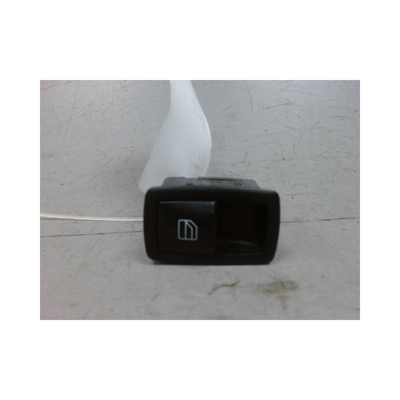 COMMANDE LEVE-GLACE PORTE AVD MERCEDES CLASSE B 2008-