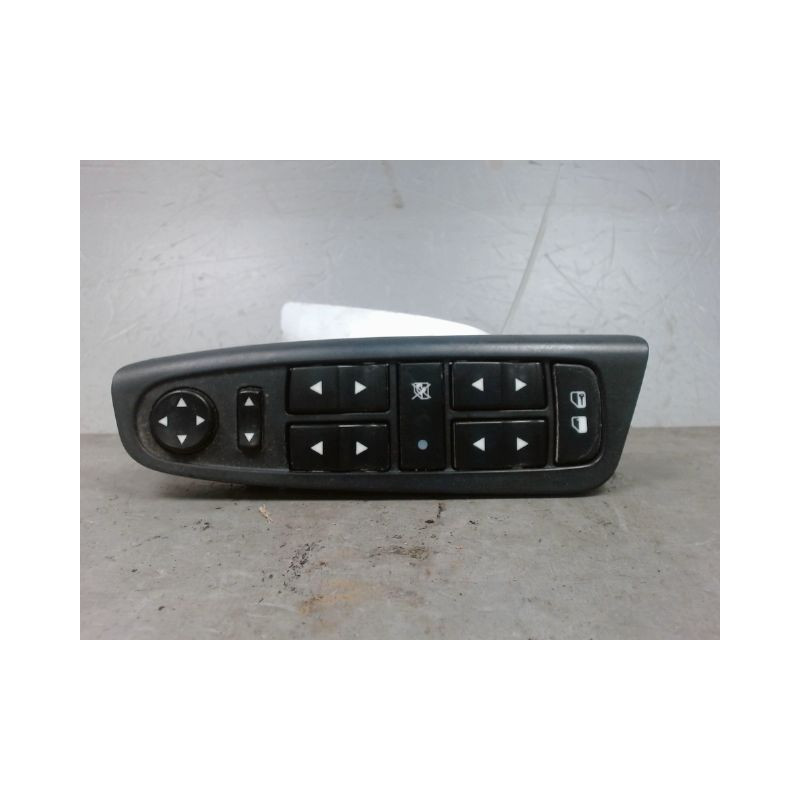 COMMANDE LEVE-GLACE PORTE AVG FIAT STILO 5P