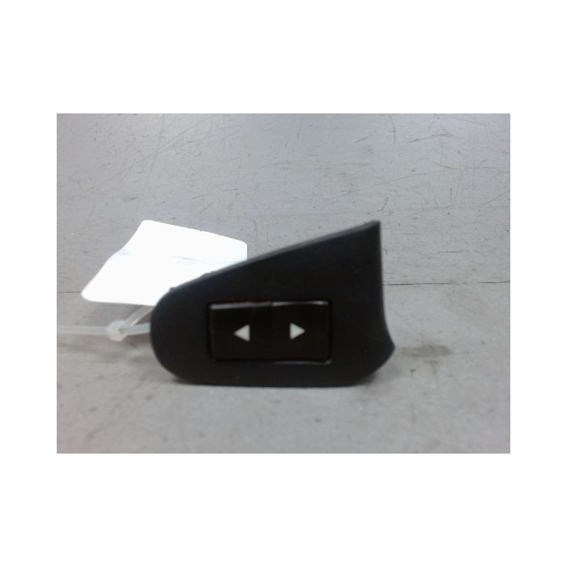COMMANDE LEVE-GLACE PORTE AVD FIAT STILO 5P