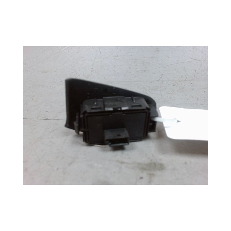 COMMANDE LEVE-GLACE PORTE AVD FIAT STILO 5P