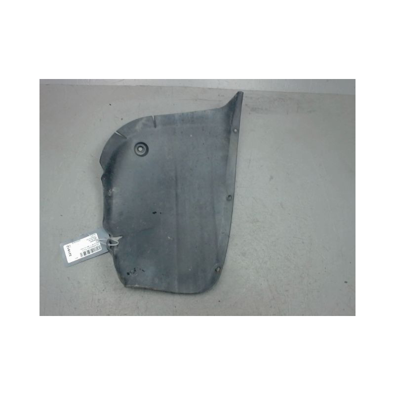 PARE-BOUE ARRIERE GAUCHE VOLKSWAGEN POLO 99-2001