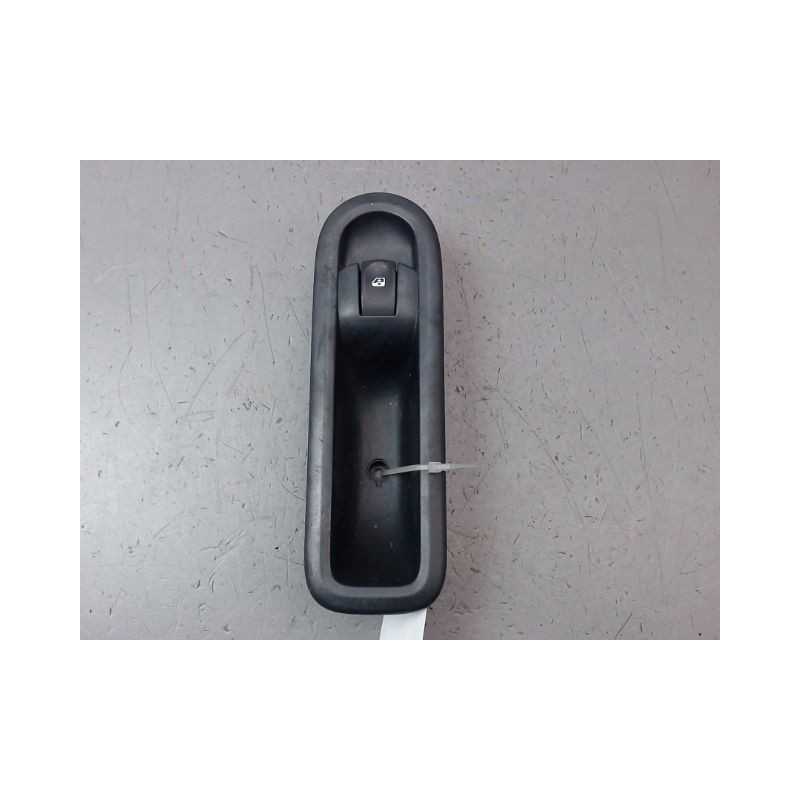 COMMANDE LEVE-GLACE PORTE AVD RENAULT CLIO