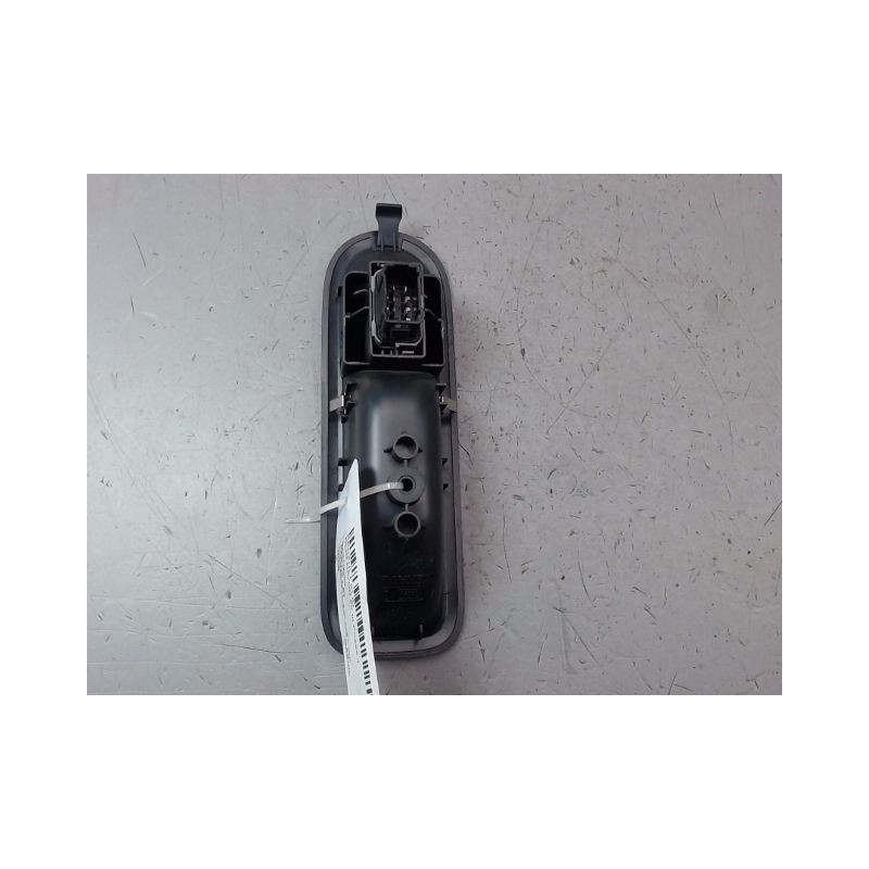COMMANDE LEVE-GLACE PORTE AVD RENAULT CLIO