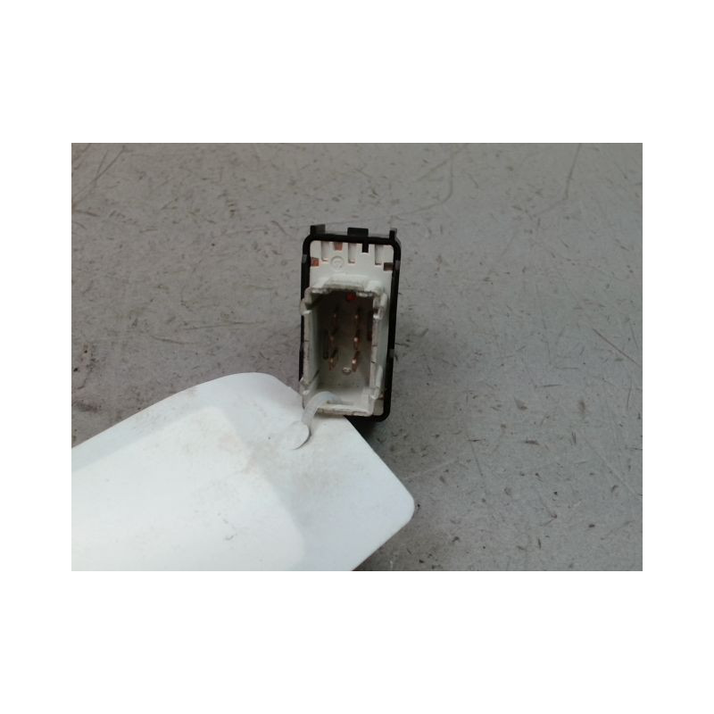 COMMANDE LEVE-GLACE PORTE AVD PEUGEOT PARTNER