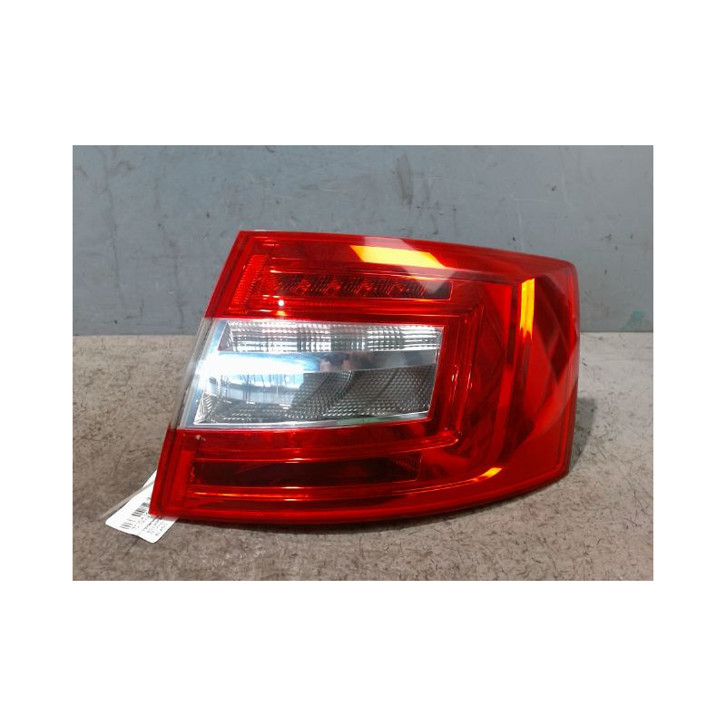 FEU ARRIERE DROIT SKODA OCTAVIA 2008-