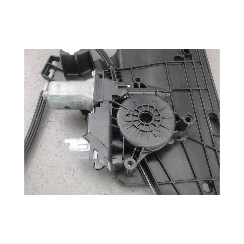 MECANISME LEVE-GLACE AVANT GAUCHE PEUGEOT 208