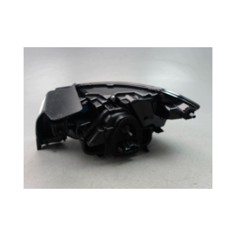 FEU ARRIERE GAUCHE  PEUGEOT 208