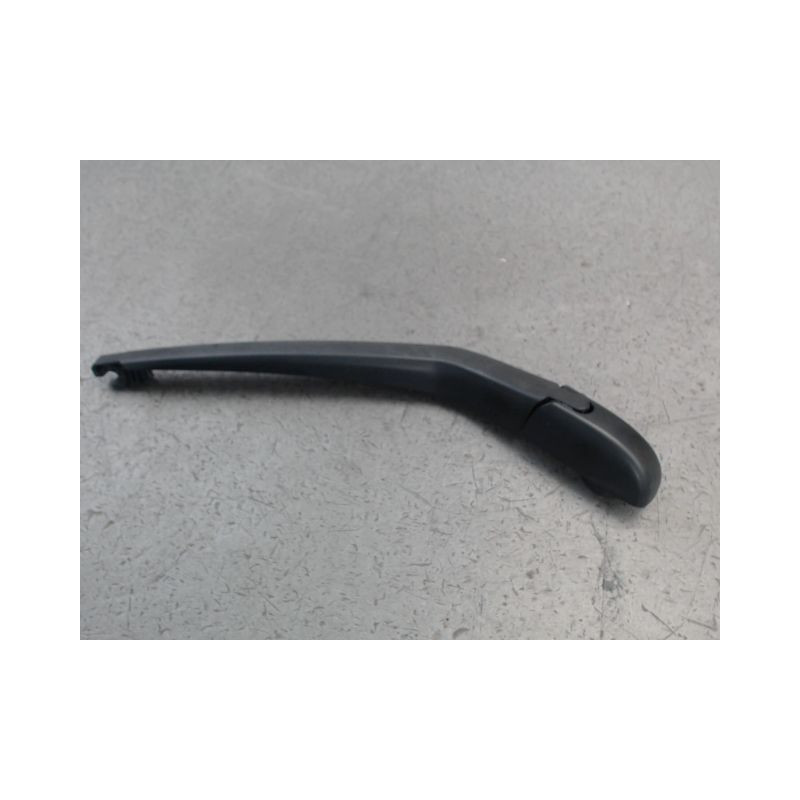 BRAS ESSUIE-GLACE ARRIERE TOYOTA YARIS