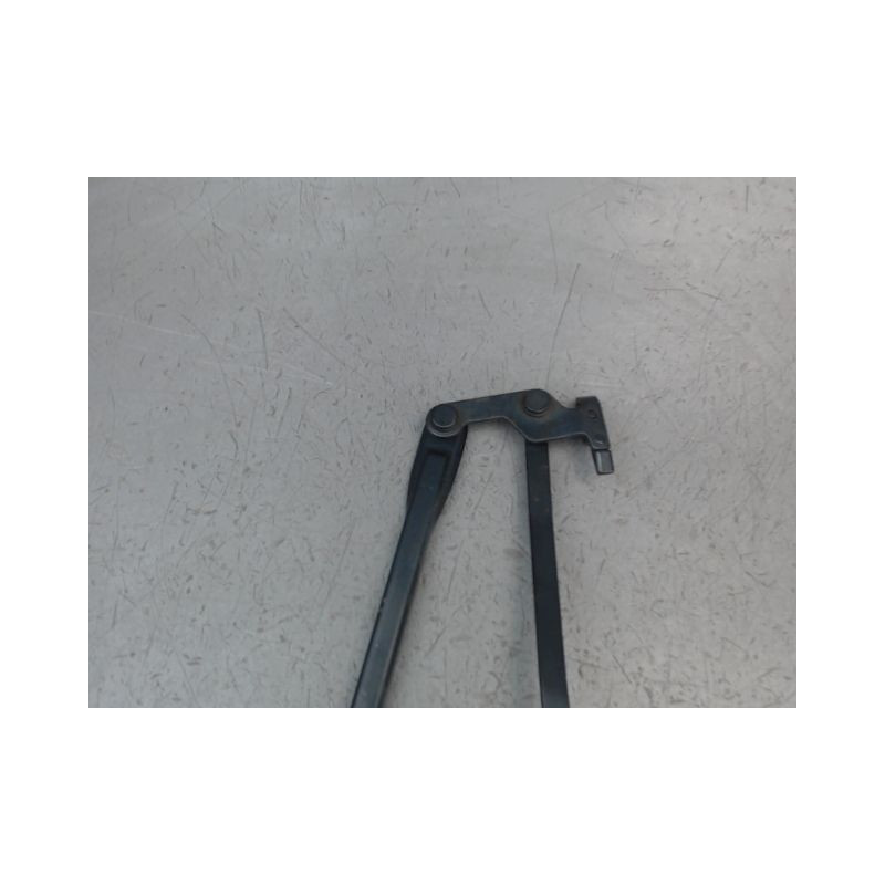 BRAS ESSUIE-GLACE AVANT TOYOTA YARIS