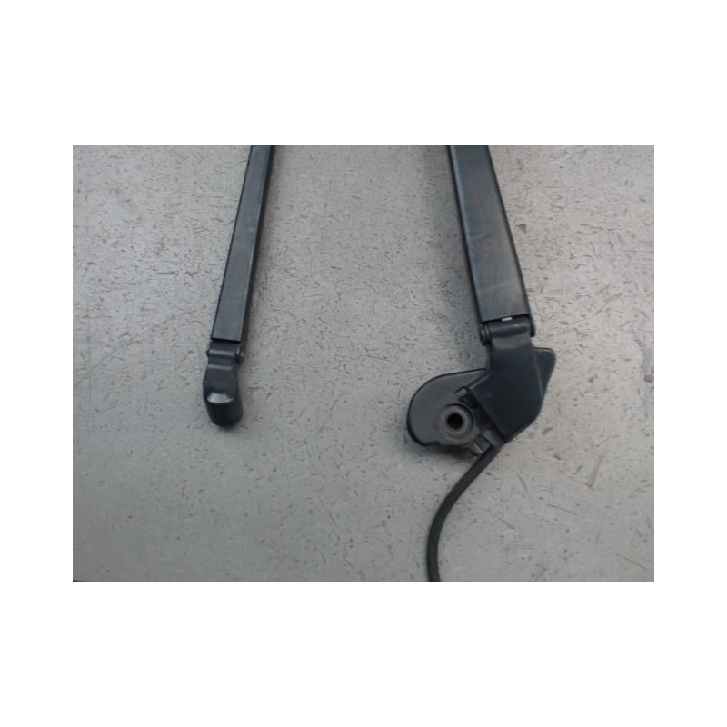 BRAS ESSUIE-GLACE AVANT TOYOTA YARIS