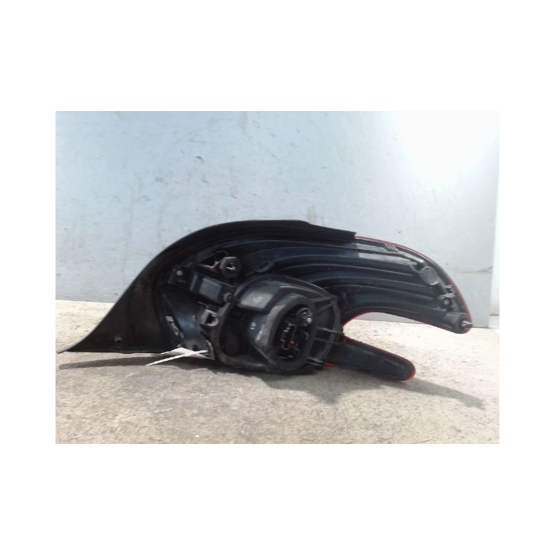 FEU ARRIERE GAUCHE  PEUGEOT 208