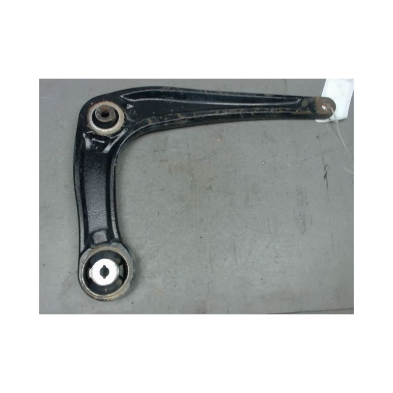 TRIANGLE INFERIEUR AVANT GAUCHE TOYOTA PROACE