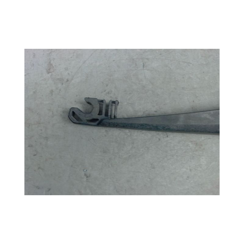 BRAS ESSUIE-GLACE ARRIERE TOYOTA AURIS
