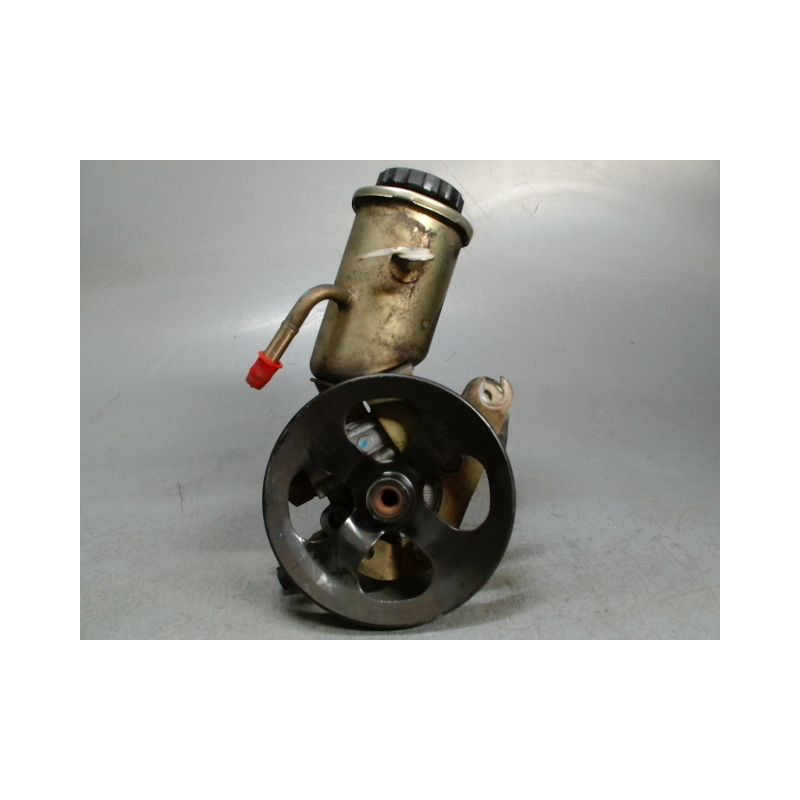 POMPE DIRECTION ASSISTEE TOYOTA YARIS -2003