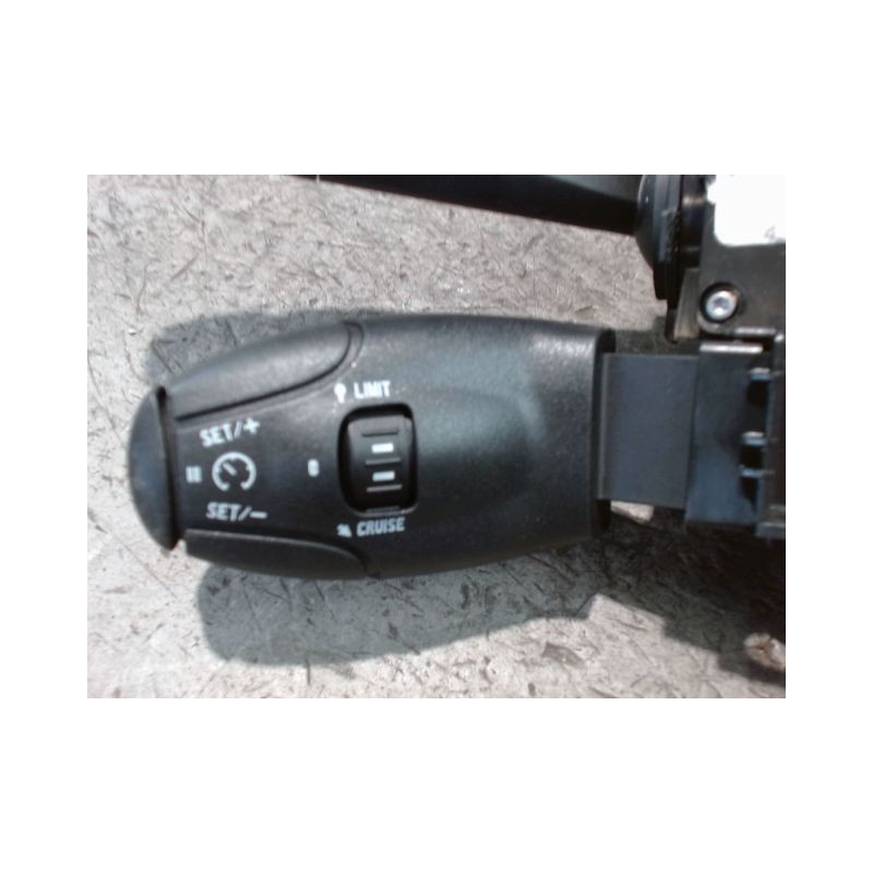 BLOC COMMODOS PEUGEOT 208