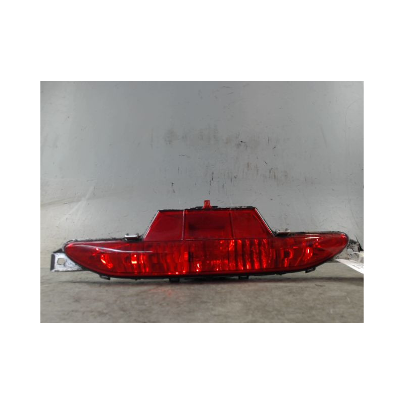 FEU BROUILLARD CENTRAL ARRIERE PEUGEOT 208