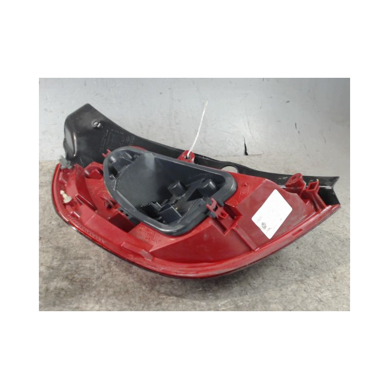 FEU ARRIERE DROIT RENAULT CLIO III 2010-