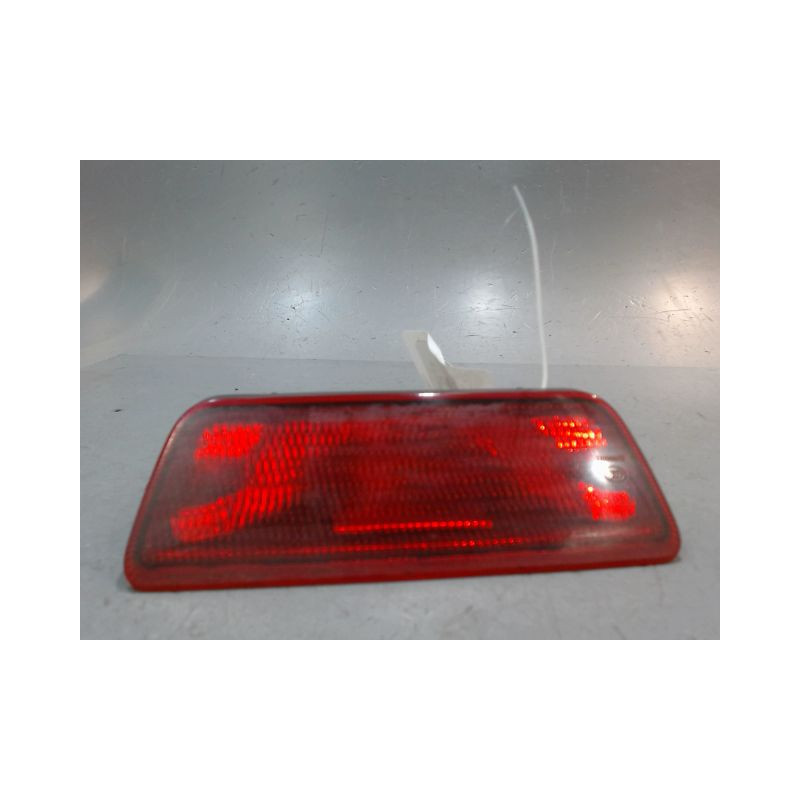 FEU BROUILLARD CENTRAL ARRIERE NISSAN JUKE