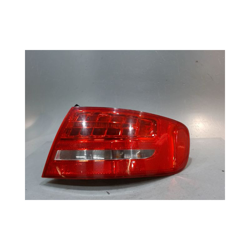 FEU ARRIERE DROIT AUDI A4
